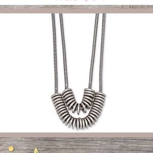 Premier Designs Nice Threads Necklace